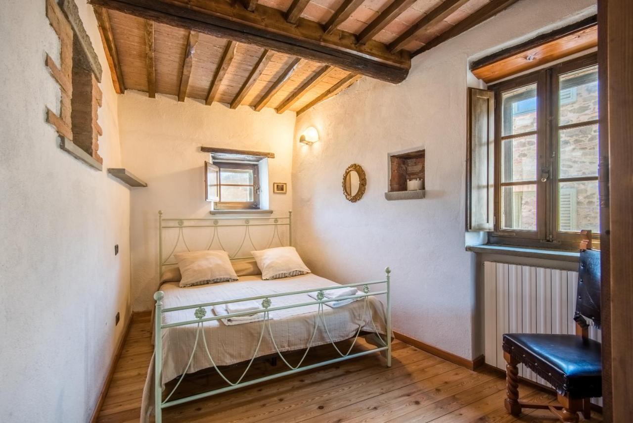 Casale Rosennano - Loggia Apartment Bagian luar foto