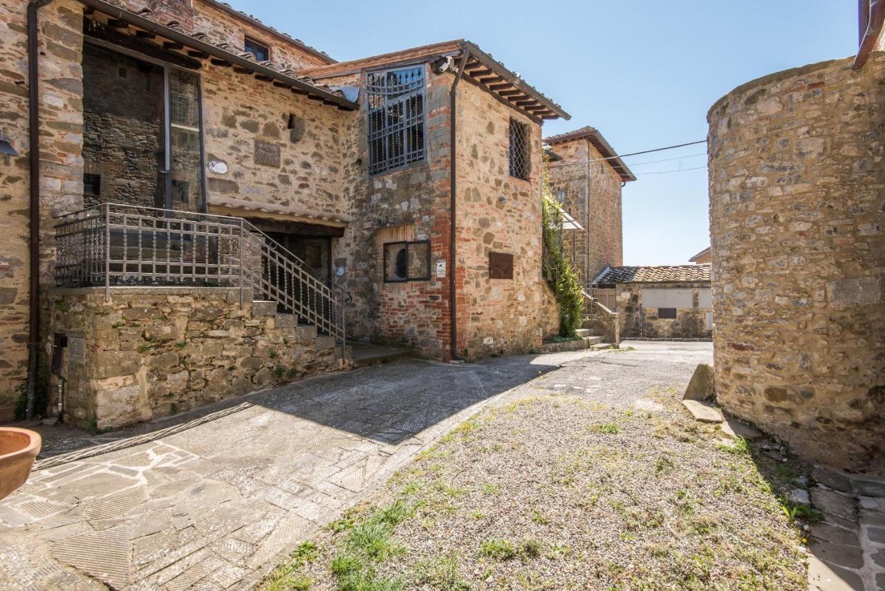 Casale Rosennano - Loggia Apartment Bagian luar foto
