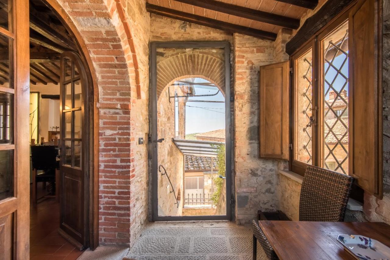 Casale Rosennano - Loggia Apartment Bagian luar foto