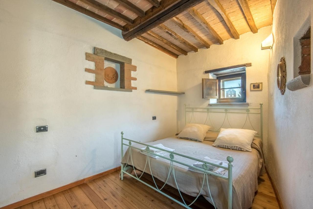 Casale Rosennano - Loggia Apartment Bagian luar foto
